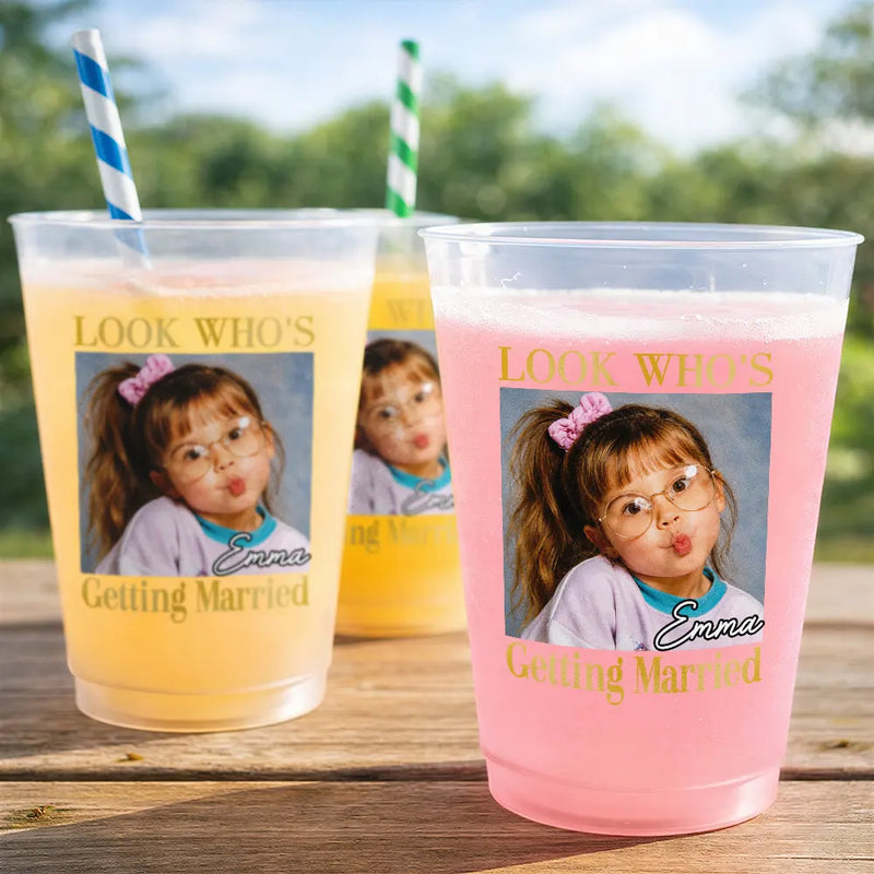Custom Photo Look Who's Getting Married Vintage - Personalized Frosted Cups