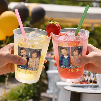 Custom Photo Look Who's Getting Married Vintage - Personalized Frosted Cups